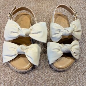 NWOT Janie and Jack Cream Bow Sandals